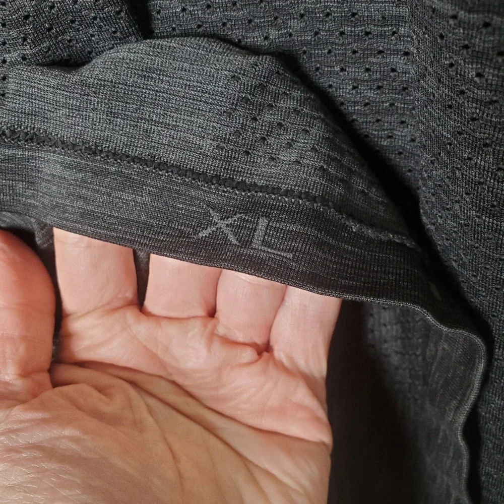 Lululemon Metal Vent Tech Half Zip Pullover Graphite Ventilated Mesh Mens XL